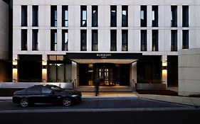 Burbury Hotel & Apartments
